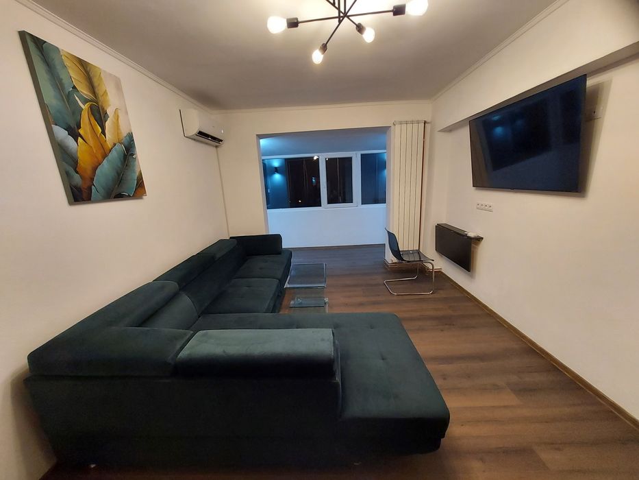 Închiriez apartament cu 2 camere