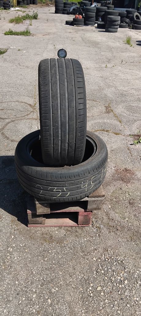Гуми 235 45 17 Ханкук Hankook
 2 броя. Нов внос. Не са нови! Цената е