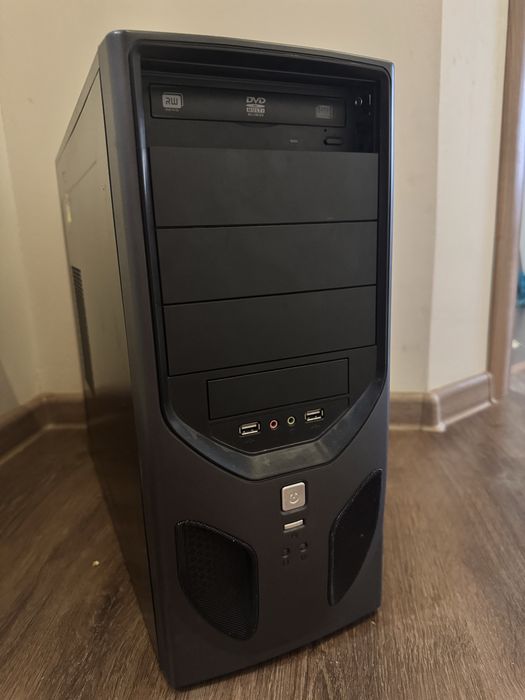 Корпус компьютера и матплата