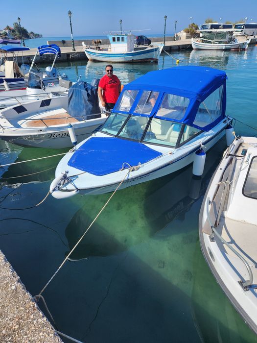 Barca 6 persoane Glastron Invader