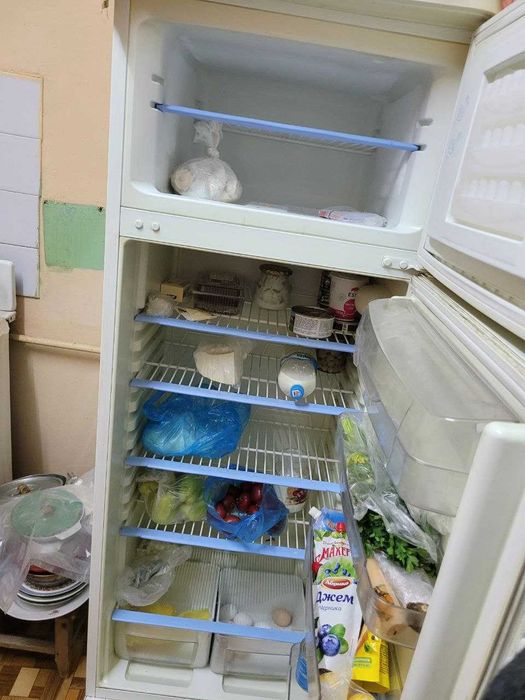 Продаётся холодильник indesit