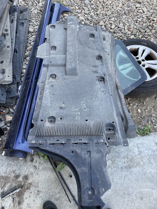 scut lateral dreapta skoda rapid 2.0 motorina 2013