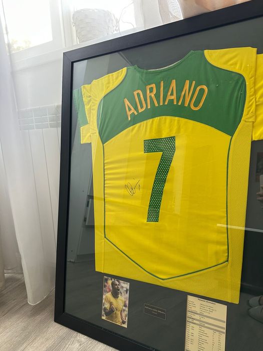 Tricou semnat + rama Adriano Brazilia