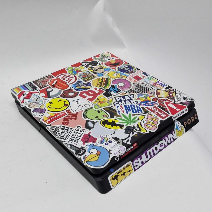 Liquid Money vinde - Consola Sony Play Station 4 500gb cu 2 controlere