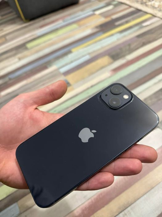 iPhone 13 black cu 93% Bateria