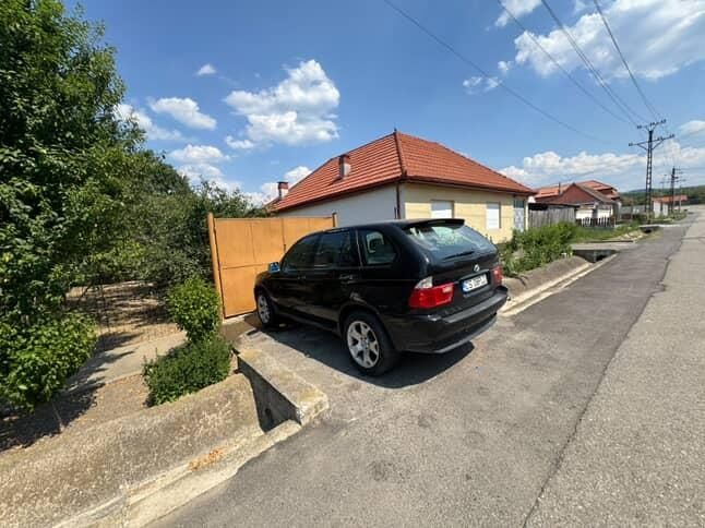 Vând BMW X5 3.0D