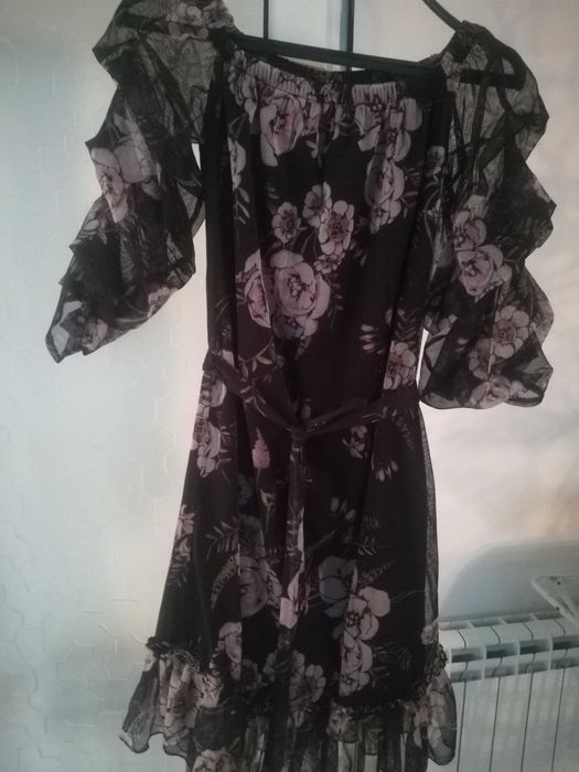 Къси рокли за слаби дами