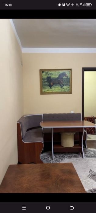 3 xonali kvartira sotiladi