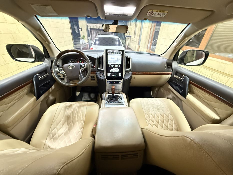 Toyota land cruiser 200