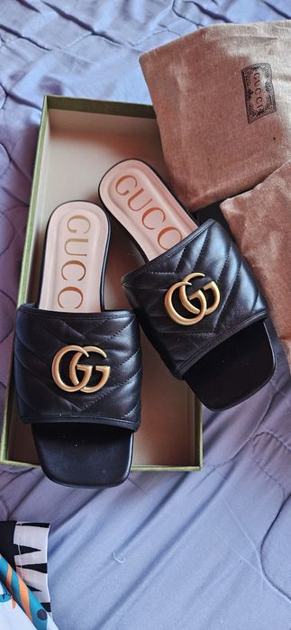 Vând papuci gucci originali nr 36 jumate