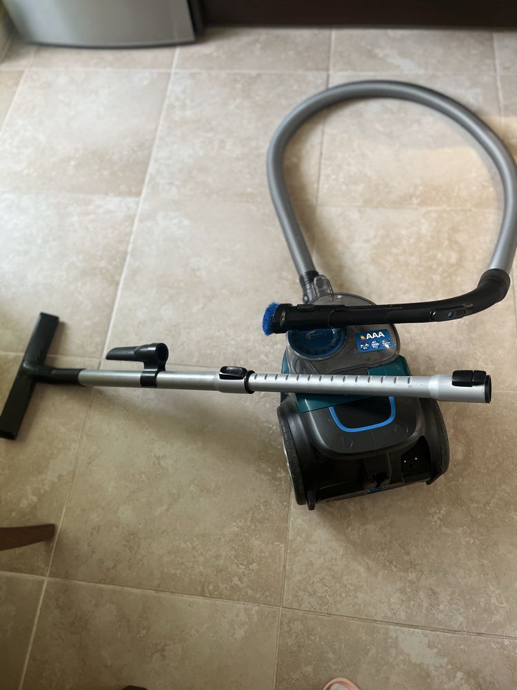Прахосмукачка Philips PowerPro Compact