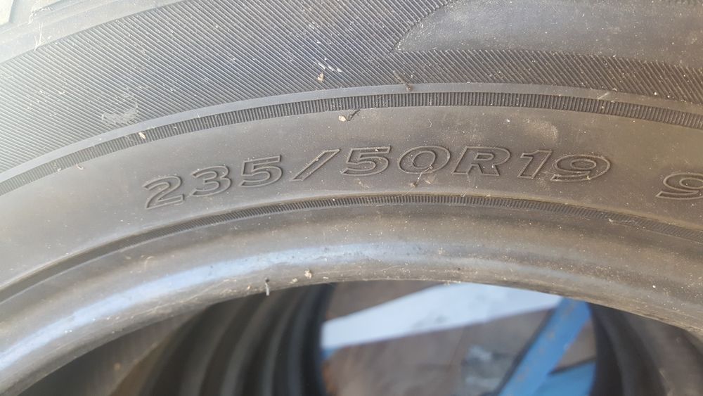 Гуми 235 50 19 4 броя ханкок