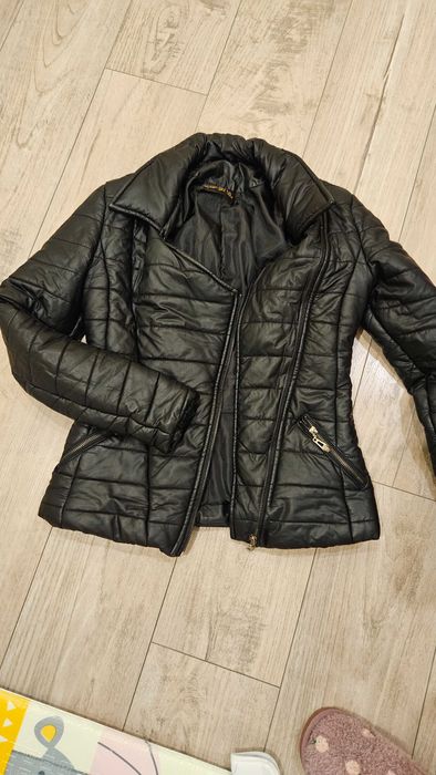 Яке кожено черно