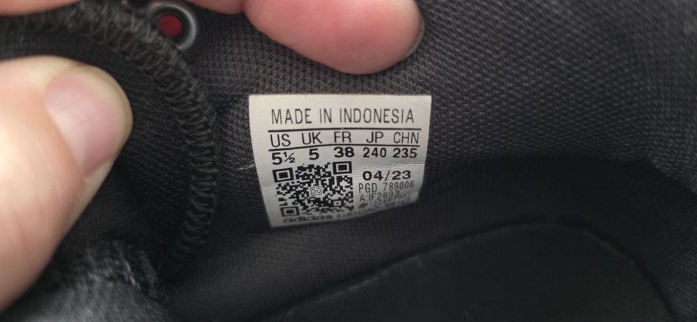 Маратонки adidas