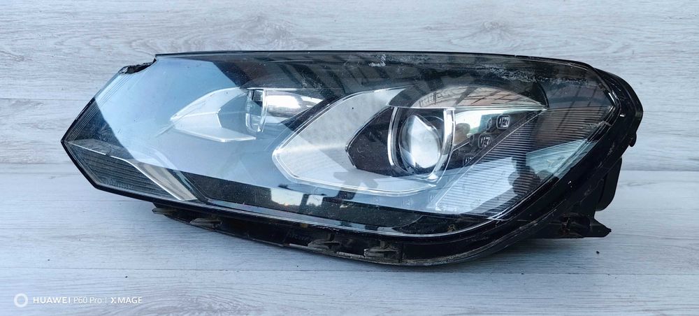 Фар за VW Touareg Xenon LED - За части / ремонт / ВФ Туарег