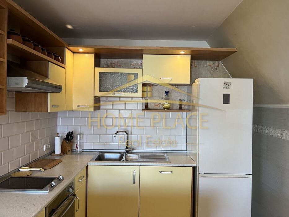 Дава се под наем Тристаен апартамент в Варна, Център - 98 кв.м за 918 € - Снимка #2