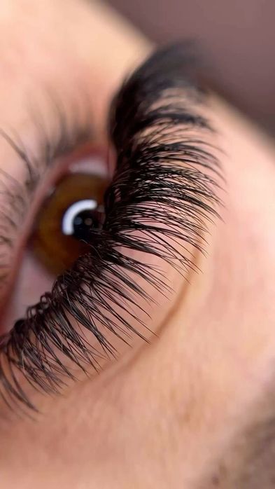 Ламинирование, наращивание ресниц, оформление бровей; маникюр, педикюр