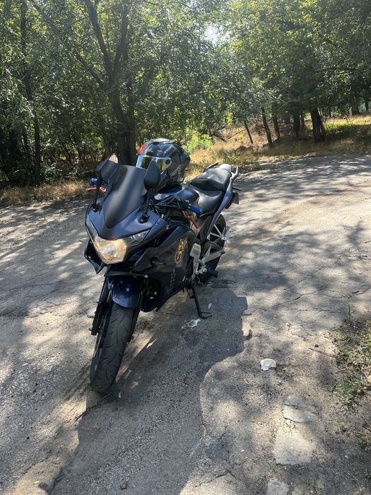 Salut vand si eu acest cbr 125 din anul 2013