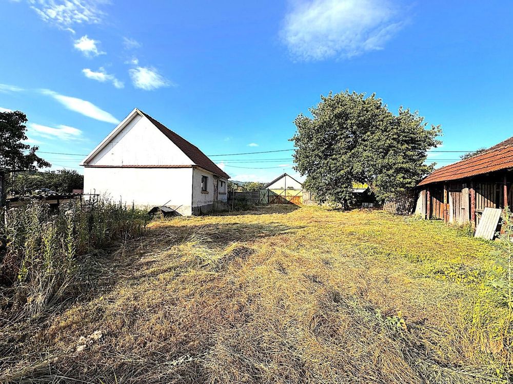 Casa + teren 1825 mp, la E60, Gheghie