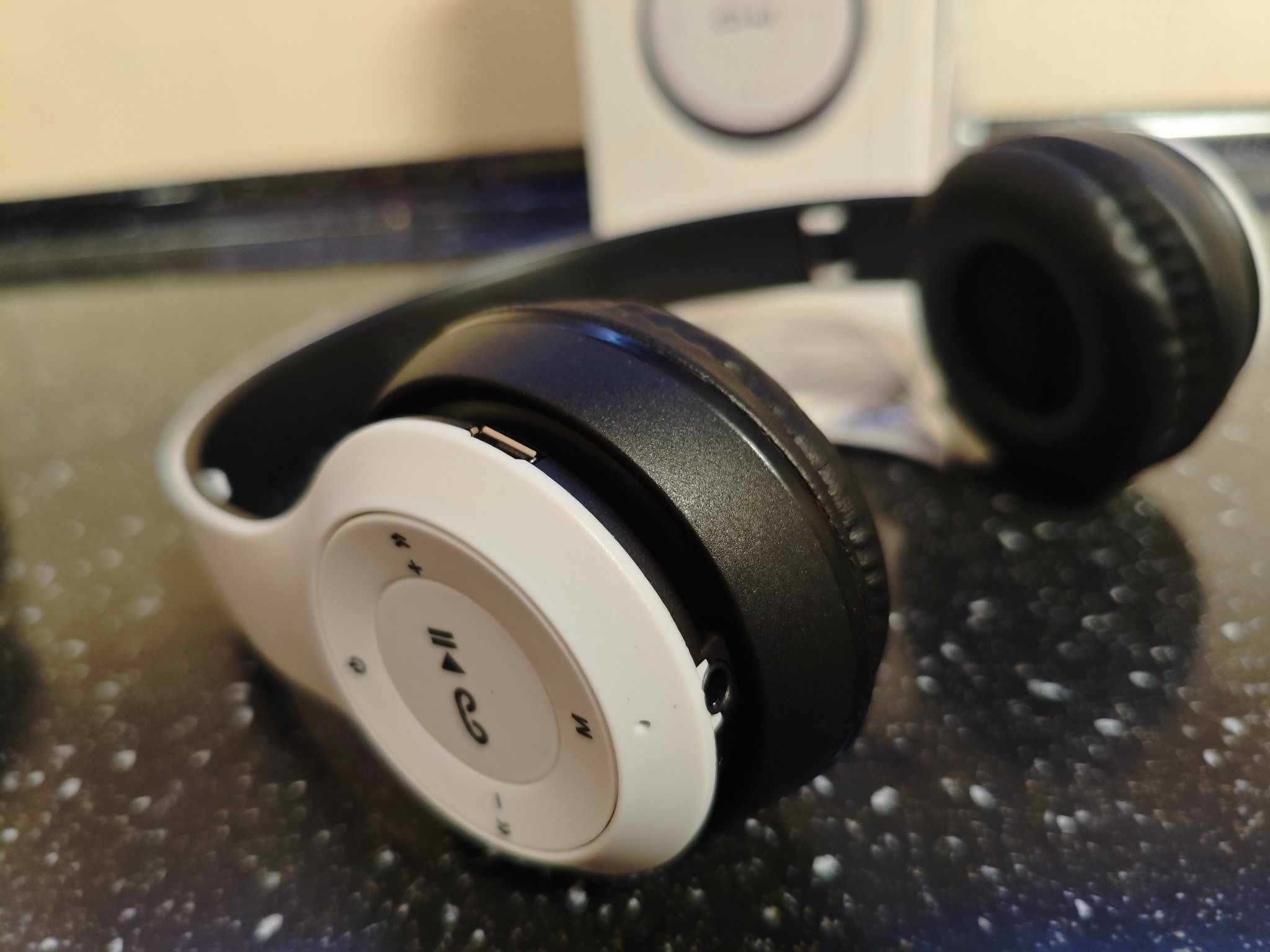 Безжични Bluetooth слушалки P47  FM радио, Вг. микрофон ,Micro SD вход
