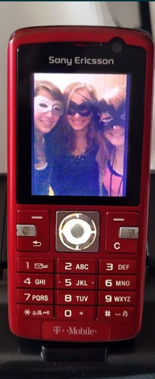 Sony Ericsson k610 Cybershot Red + cd+ stick ( decodate)