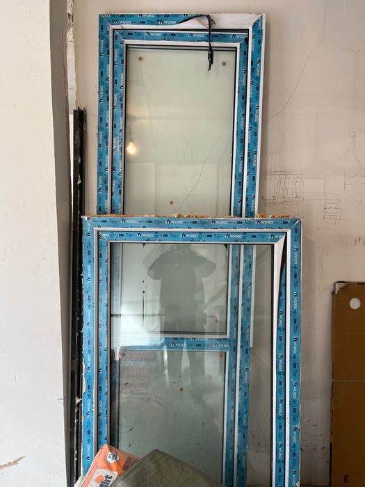 Пластиковое окно и дверь в комплекте (можно и раздельно купить)