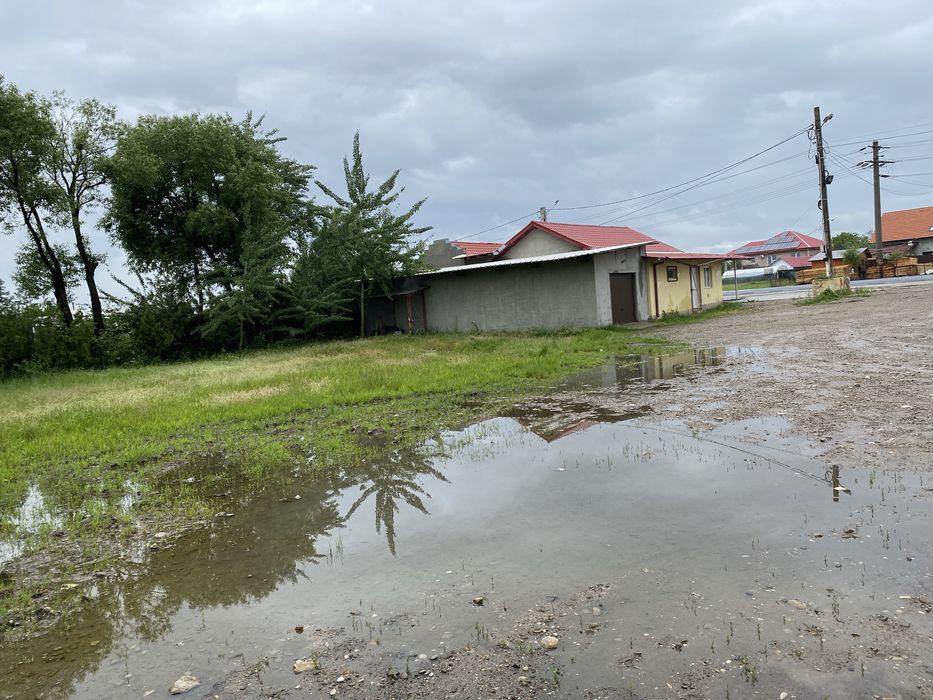 Cladire cu teren 2000mp DN2 posta calnau