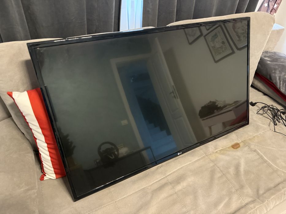 Vand televizor LG in stare foarte buna