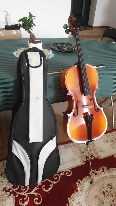 Vand violoncel 1/4 in stare excelenta