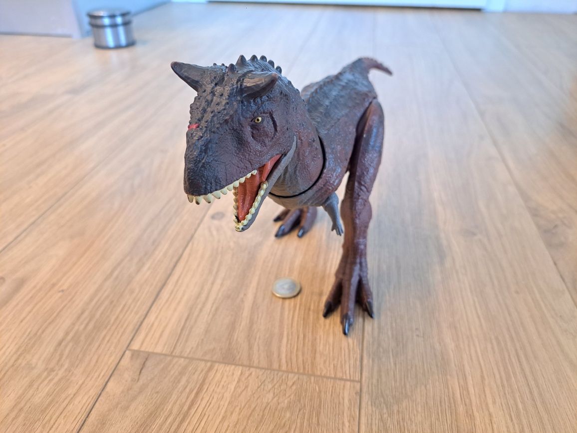 Mattel Carnotaurus динозавър играчка модел 2020г