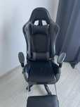 Scaun gaming cu suport pentru picioare