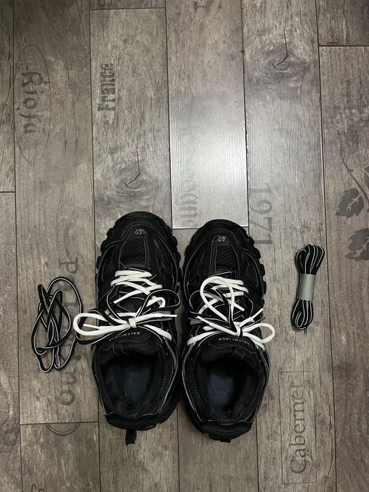 Balenciaga track 42