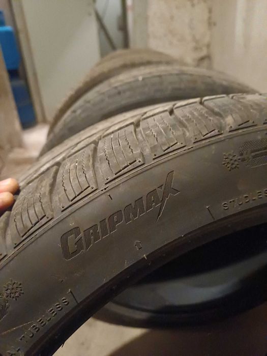 Зимни гуми gripmax 275 / 35 R20