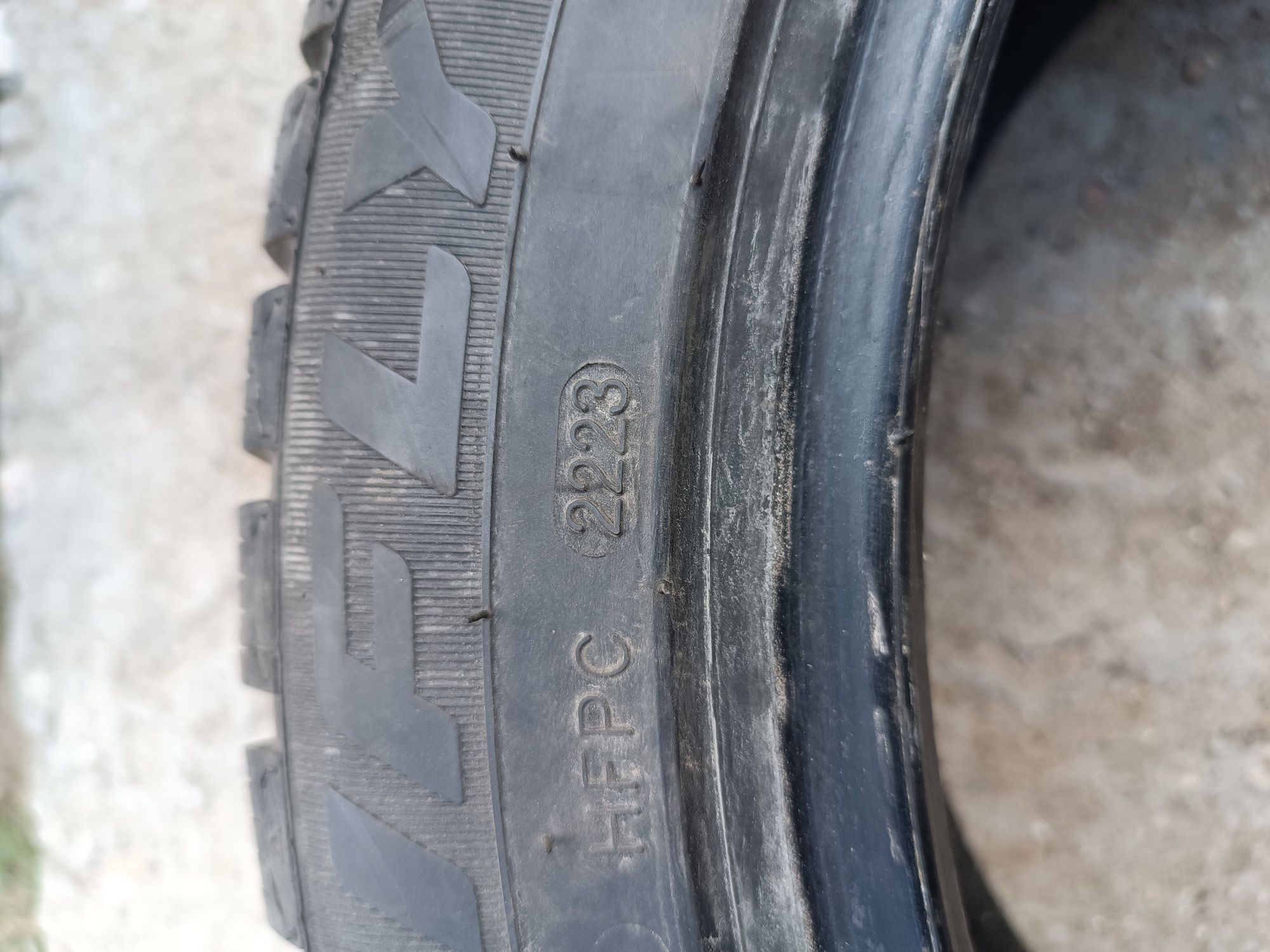 Зимни Гуми 215/50/17