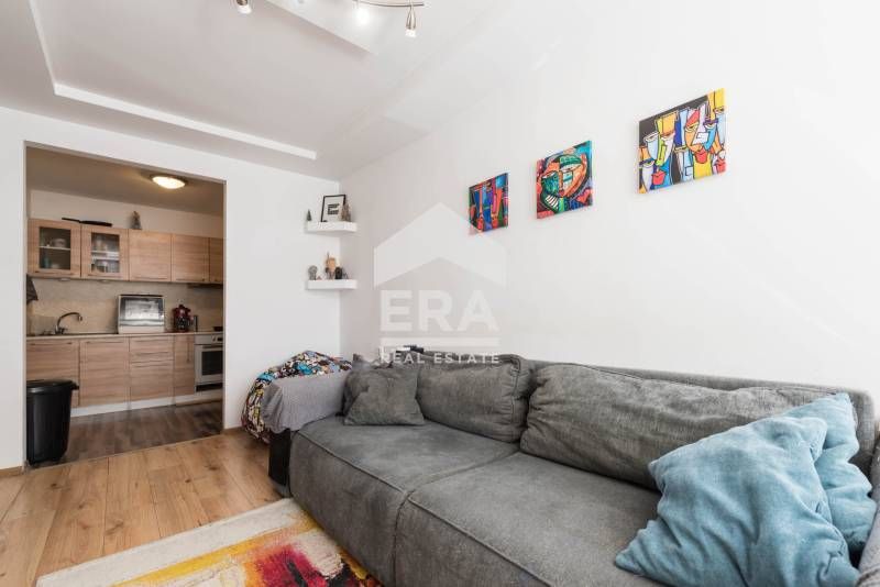 Продава се Тристаен апартамент в Варна, Лятно кино Тракия - 81 кв.м за 2210 €/кв.м - Снимка #1