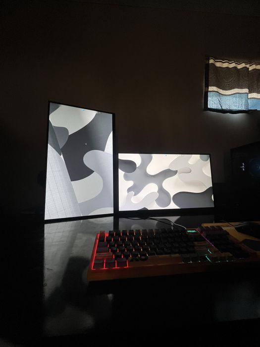 Curved manitor 27 dyum HDR