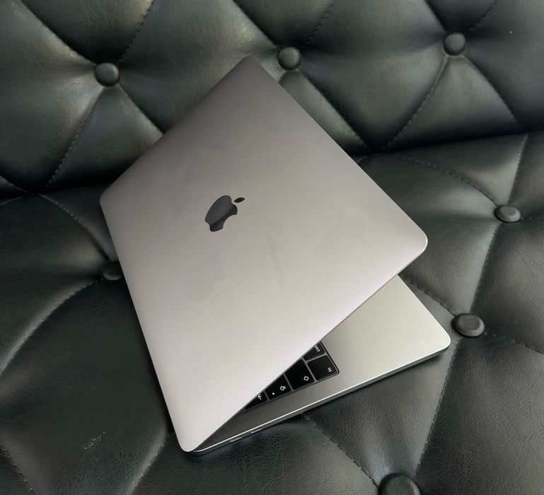 Apple MacBook Pro 2019 в хорошем состояние