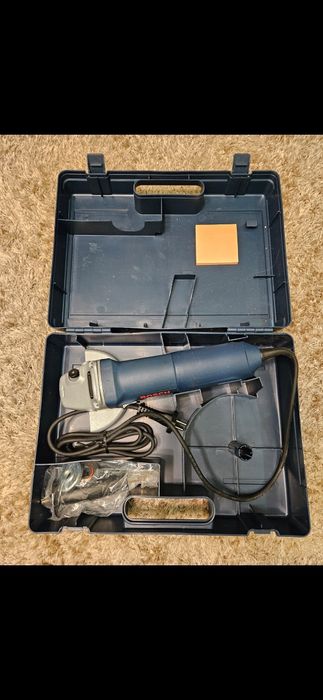 BOSCH GWS 9 - 125 S  900W NOU!!!
Polizor unghiular 900 W, Ø125