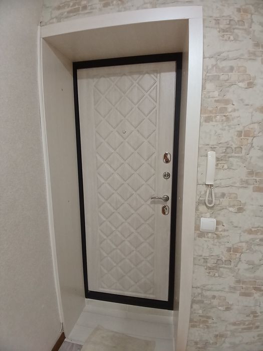 Продам 3х комнатную кварттиру улучшенной планировки на 7 районе .