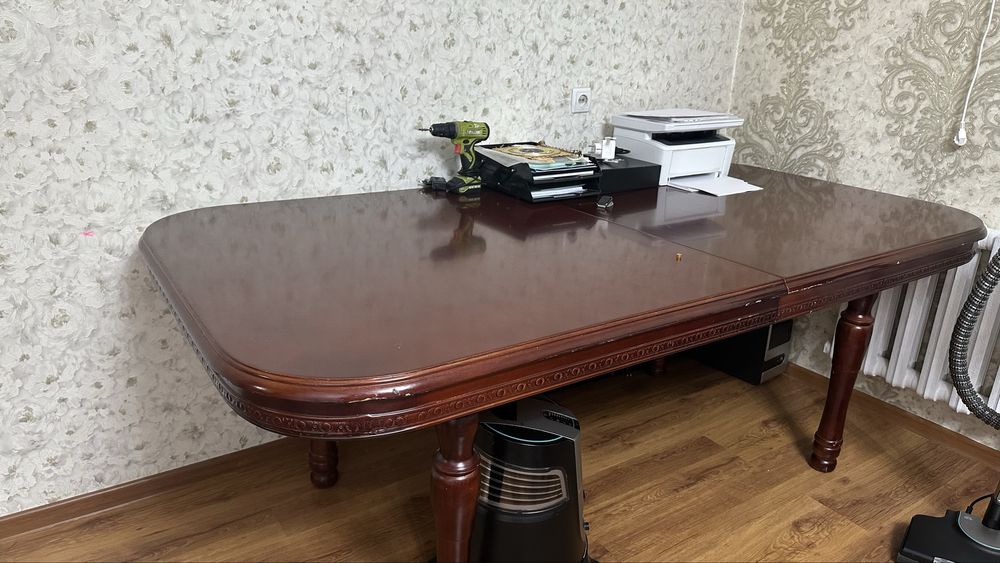 Продам стол, дерево