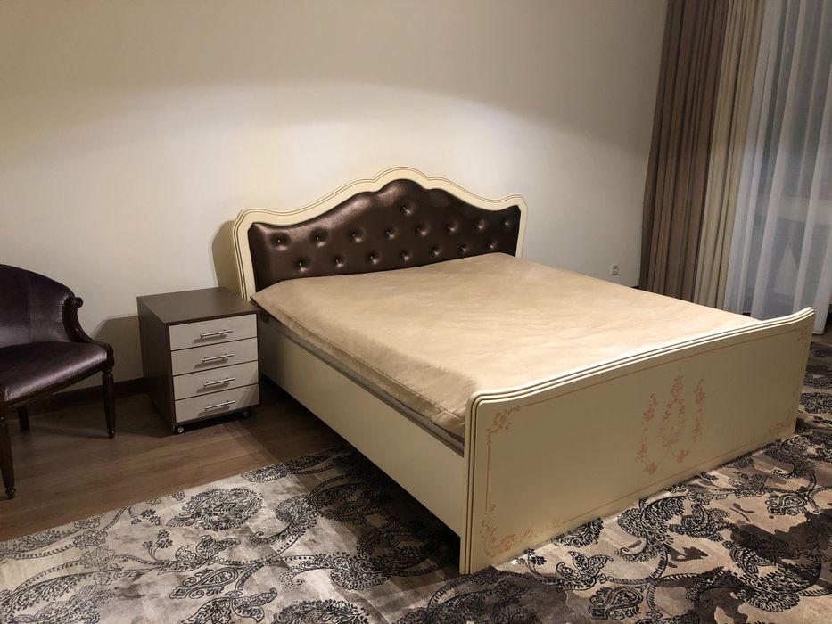 кровать двухспальная