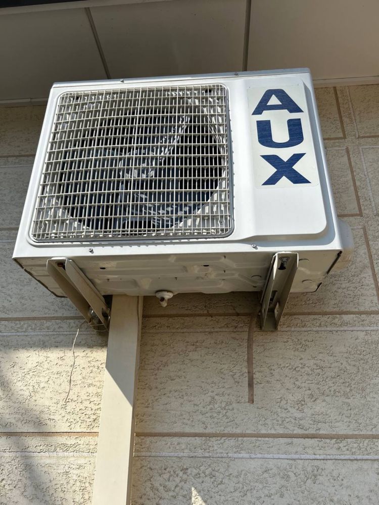 AUX 24 talik.