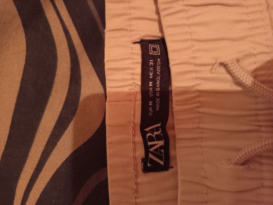 Чисто нови панталони Zara