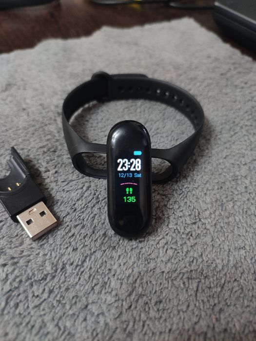 Фитнес браслет китайский