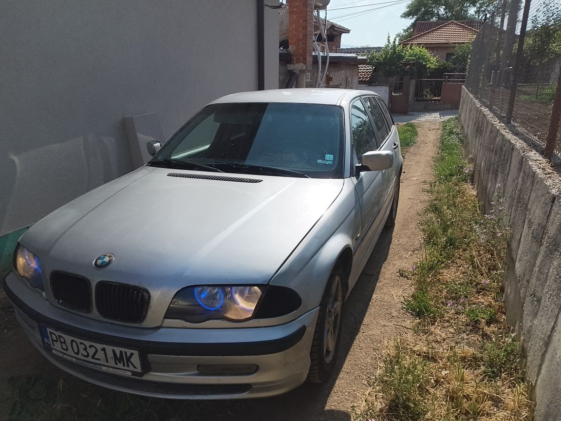 Продавам BMW 318 i