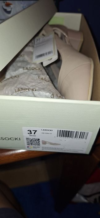 Нови обувки  Lasocki