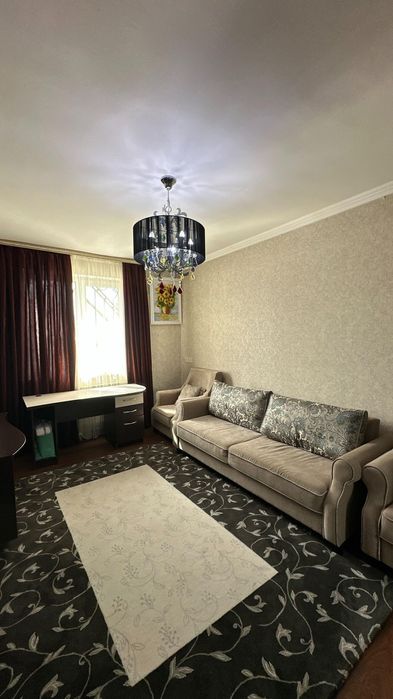 Благоустроенный 2-х этажный дом в микрорайоне "САМАЛ-1".