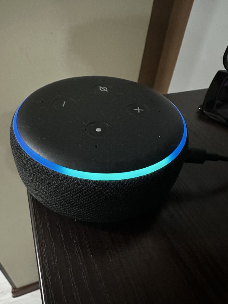 Продам Amazon Echo Dot