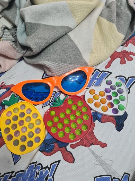 Продам поп- иты .Очки в подарок