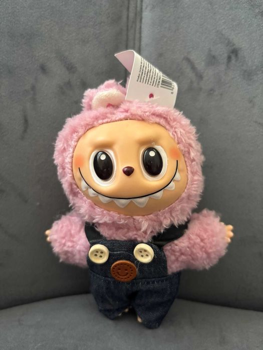 Jucarie Plus Labubu The Monsters Series, 17 cm, roz/albastru/bej/crem